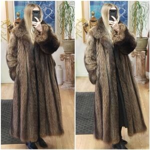 $3895 Luxurious Raccoon Fur Coat